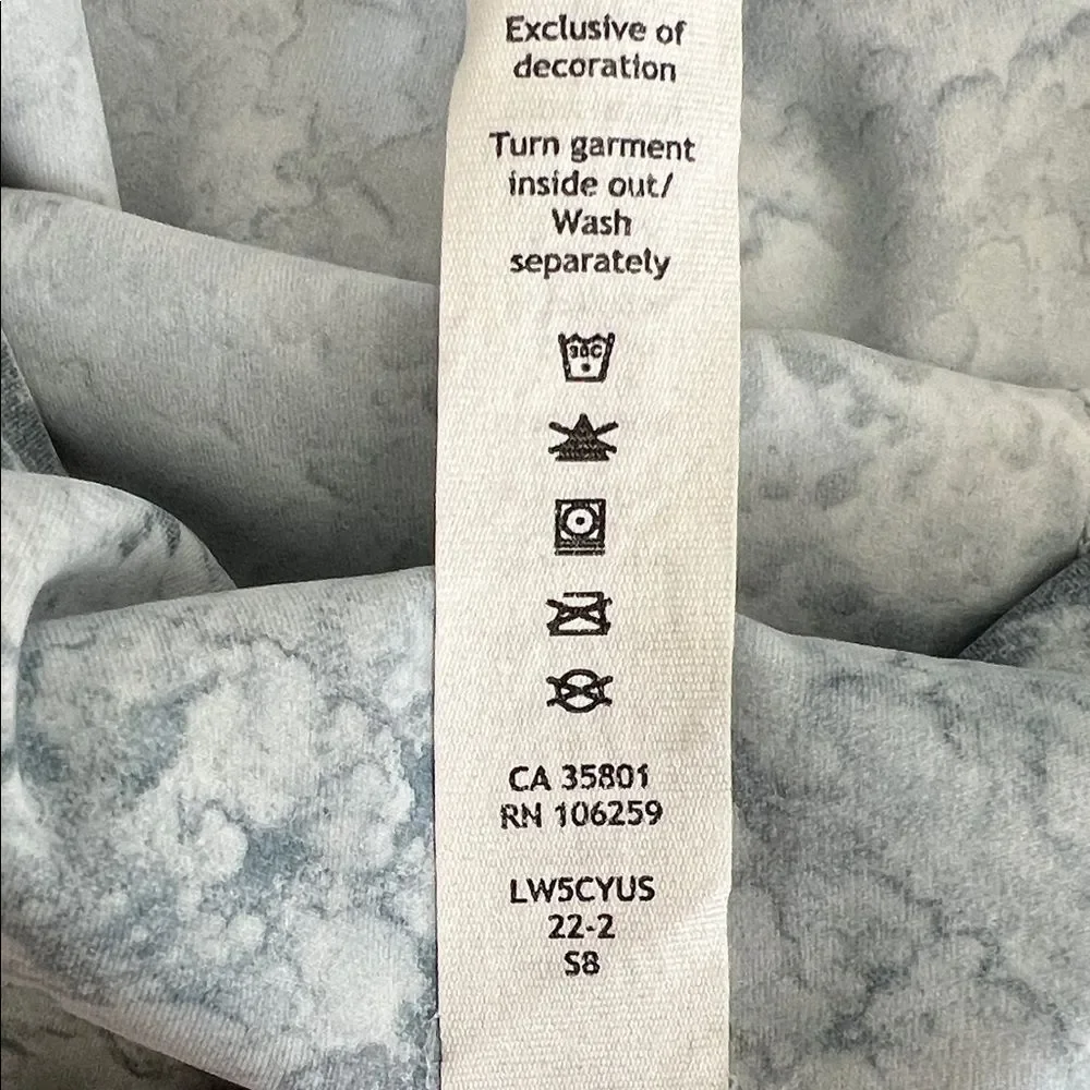 Like New!  Lululemon Wunder Train High Rise Crop 23